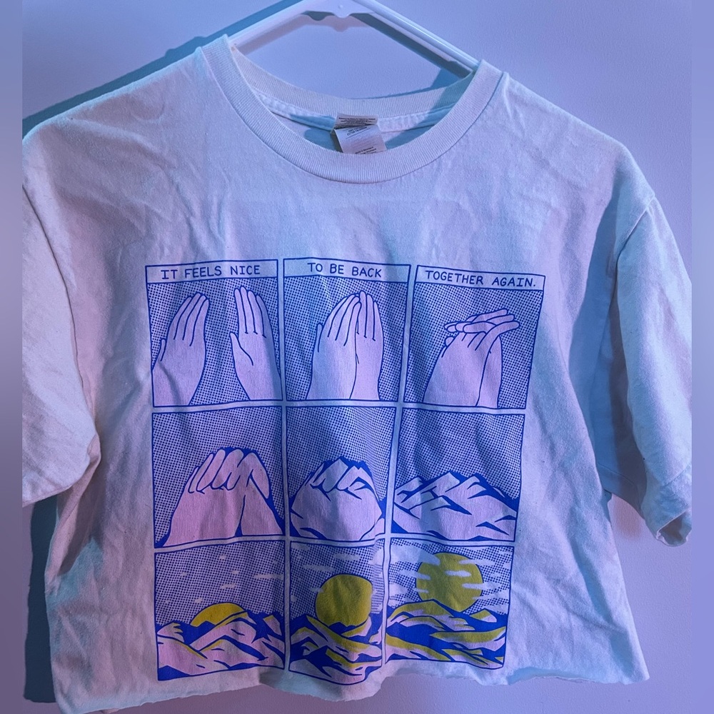 2/$10! GILDAN WOMENS GRAPHIC CROP TOP CUTE MEDIUM AESTHETIC POETIC SHIRT OCEAN🍀